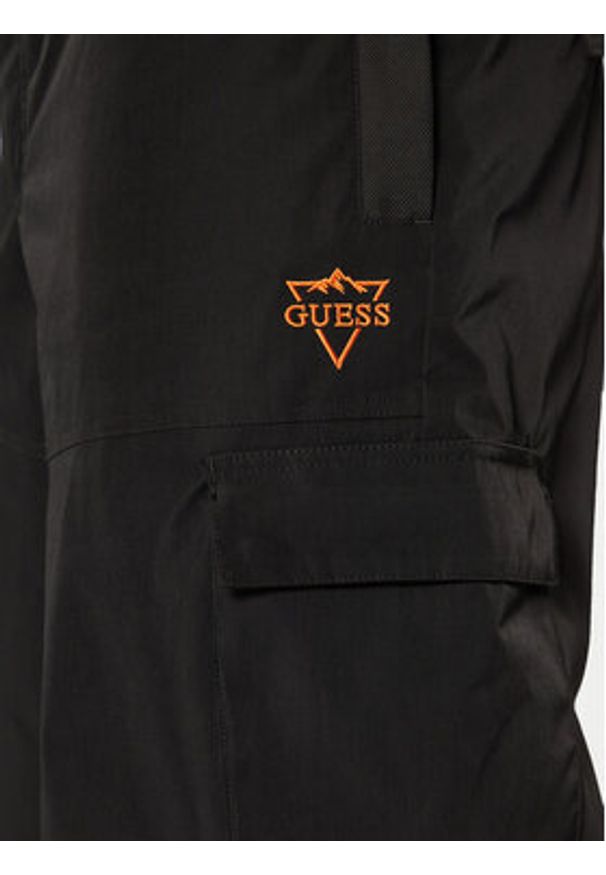 Guess Spodnie narciarskie M4PB59 WH0K0 Czarny Regular Fit. Kolor: czarny. Materiał: syntetyk. Sport: narciarstwo