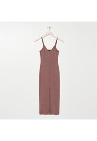 Sinsay - Prążkowana sukienka midi - Bordowy. Kolor: czerwony. Materiał: prążkowany. Długość: midi #1