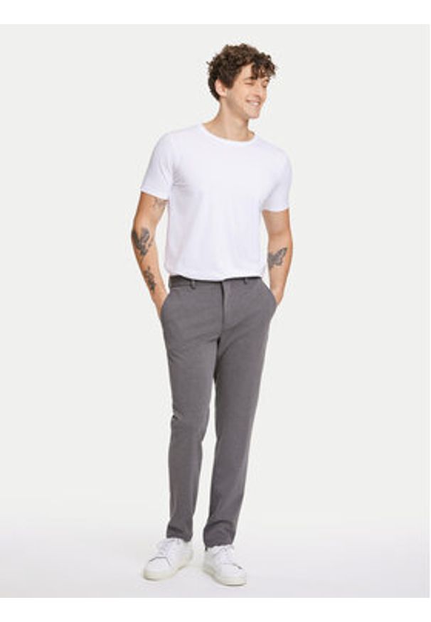 Lindbergh Chinosy 30-006052 Szary Slim Fit. Kolor: szary. Materiał: syntetyk