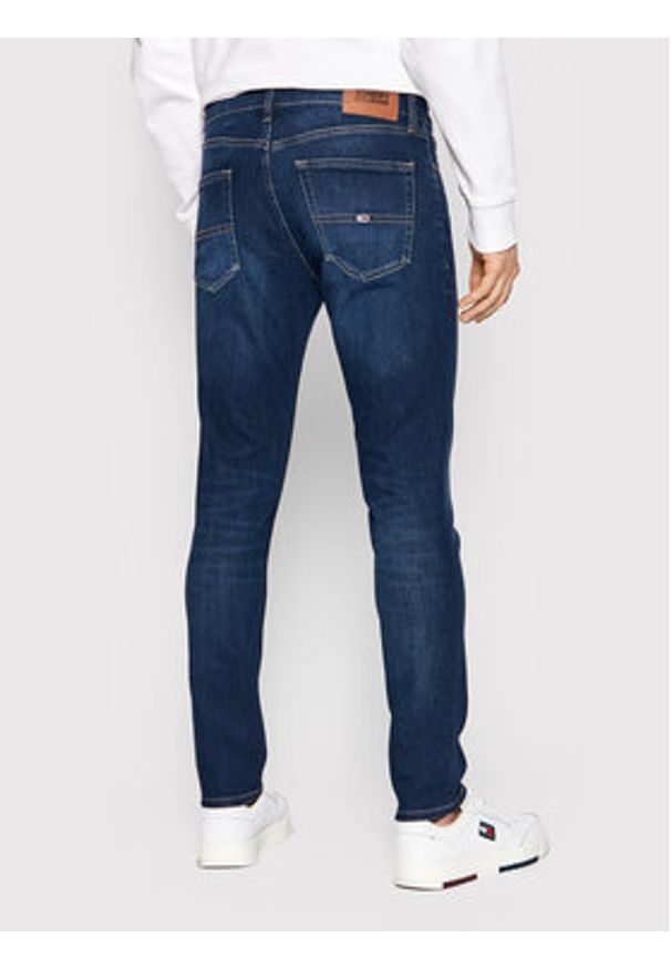 Tommy Jeans Jeansy Austin DM0DM09552 Niebieski Slim Tapered Fit. Kolor: niebieski