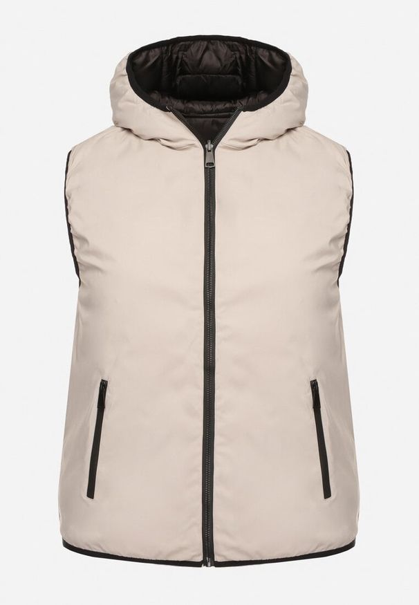 Born2be - Jasnobeżowa Dwustronna Kamizelka z Kapturem Zdobiona Pikowanymi Przeszyciami Tuliona. Okazja: na spacer. Typ kołnierza: kaptur. Kolekcja: plus size. Kolor: beżowy. Materiał: jeans. Wzór: aplikacja. Styl: elegancki