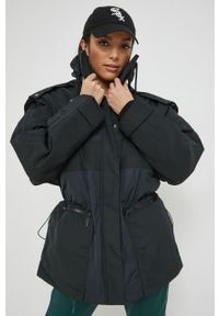 adidas Originals kurtka damska kolor czarny zimowa oversize. Kolor: czarny. Materiał: materiał. Sezon: zima #1
