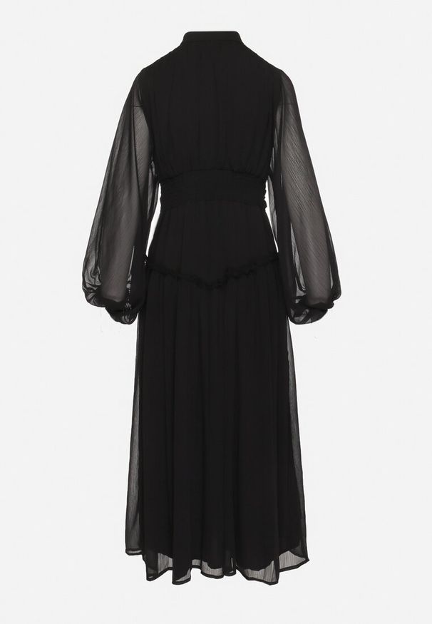 Born2be - Czarna Długa Sukienka Koktajlowa w Stylu Retro z Plisami i Stójką Leowia. Typ kołnierza: kołnierzyk stójkowy. Kolor: czarny. Styl: wizytowy, retro. Długość: maxi