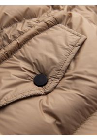 Ombre Clothing - Długa męska kurtka puffer z zapinanymi kieszeniami – brązowa V2 - Rozmiar: XXL. Kolor: brązowy. Materiał: poliester, materiał, polar, syntetyk, nylon. Długość: długie. Wzór: aplikacja #9