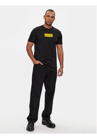 Calvin Klein T-Shirt Logo K10K112403 Czarny Regular Fit. Kolor: czarny. Materiał: bawełna #3