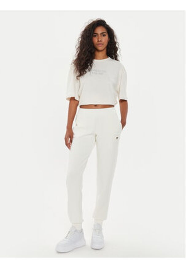 Guess Spodnie dresowe V4YB08 KCAY2 Écru Regular Fit. Materiał: syntetyk