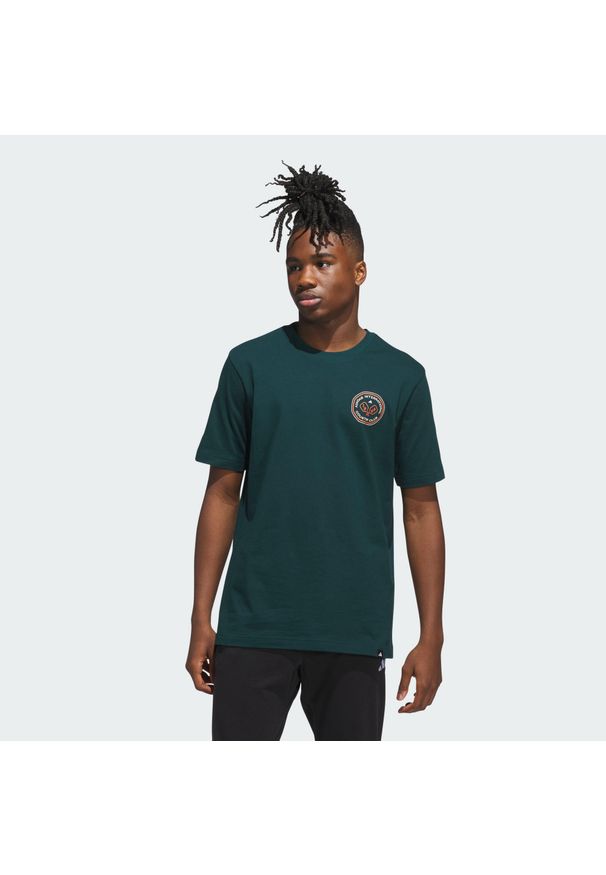 Adidas - Koszulka z grafiką Country Club Scenic. Kolor: niebieski. Materiał: bawełna. Sport: fitness