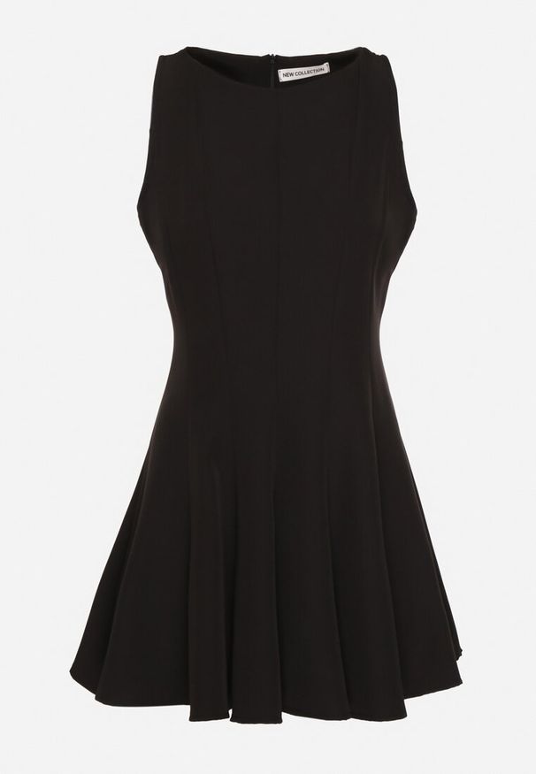 Born2be - Czarna Rozkloszowana Sukienka Ozdobiona Przeszyciami Evinini. Kolor: czarny. Wzór: aplikacja. Styl: klasyczny, elegancki