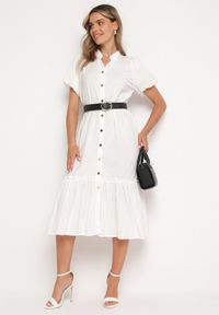 Born2be - Biała Koszulowa Sukienka z Krótkim Rękawem Zapinana na Guziki z Paskiem z Ekoskóry Xantantia. Typ kołnierza: dekolt w kształcie V. Kolor: biały. Długość rękawa: krótki rękaw. Wzór: aplikacja. Typ sukienki: koszulowe #5