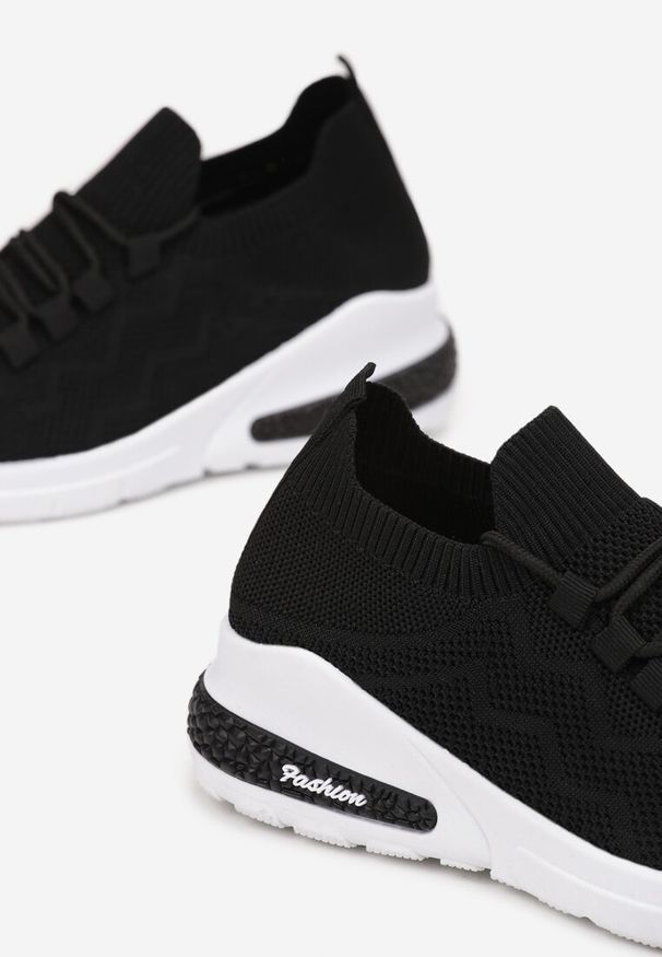 Renee - Czarne Buty Sportowe Philone. Okazja: na co dzień, na spacer. Kolor: czarny. Materiał: jeans. Sport: bieganie, fitness, turystyka piesza