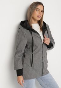 Born2be - Czarna Kurtka o Pudełkowym Kroju z Kapturem Tulavera. Okazja: na co dzień, na spacer. Typ kołnierza: kaptur. Kolor: czarny. Materiał: jeans. Styl: casual