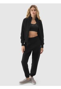 4f - Spodnie dresowe joggery z bawełną organiczną damskie - czarne. Kolor: czarny. Materiał: dresówka, bawełna. Wzór: gładki, ze splotem