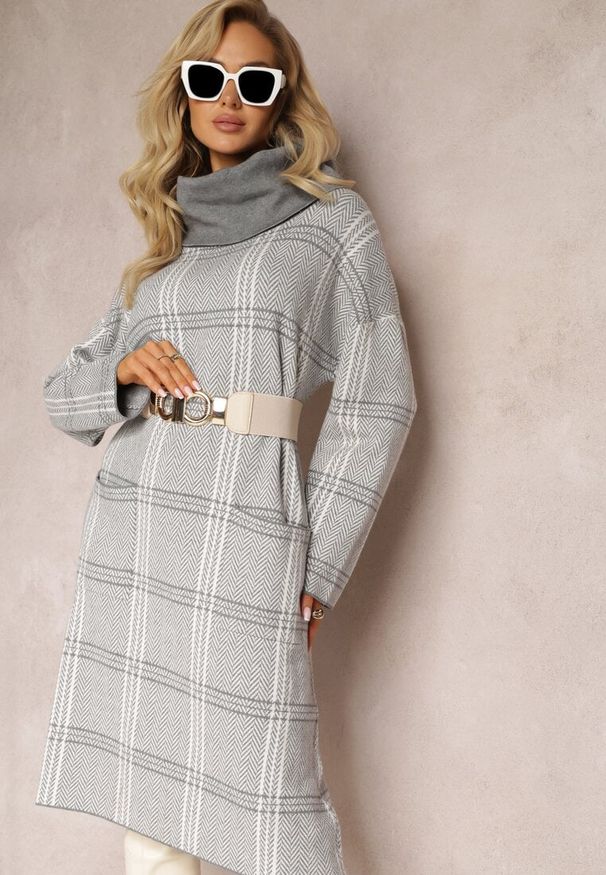 Renee - Szara Sweterkowa Sukienka Oversize z Szerokim Golfem Arnca. Typ kołnierza: golf. Kolor: szary. Materiał: dzianina. Sezon: zima. Typ sukienki: oversize