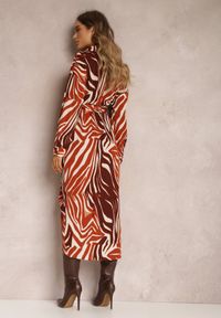 Renee - Brązowa Sukienka Koszulowa w Zebrę Maimuna. Kolor: brązowy. Materiał: tkanina. Wzór: motyw zwierzęcy. Typ sukienki: koszulowe #4