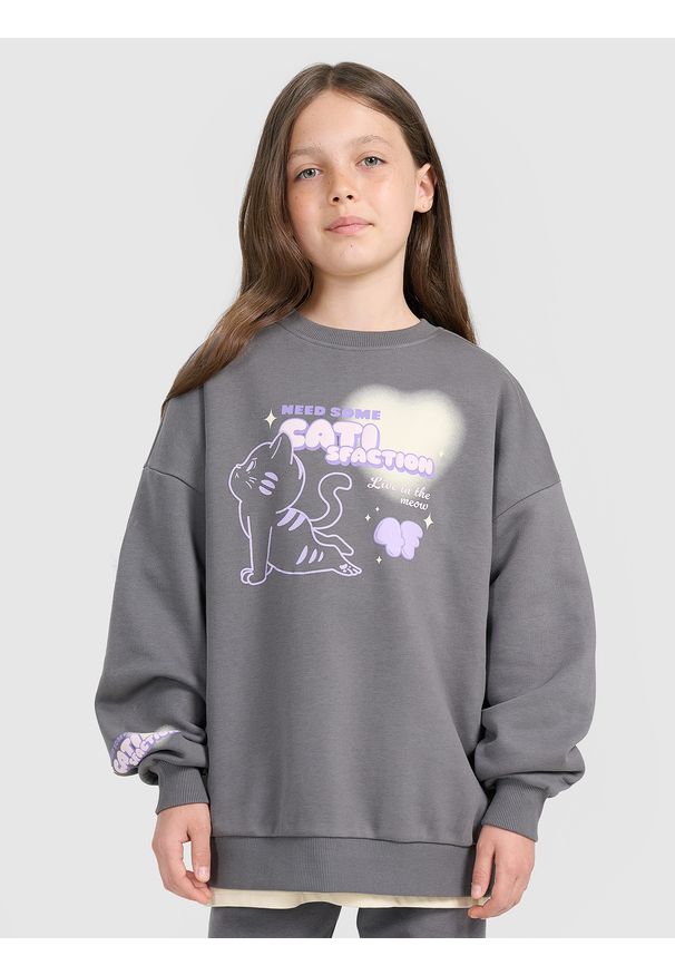4f - 4F Bluza dresowa oversize nierozpinana bez kaptura dziewczęca - szara 128 (7-8 lat). Okazja: na co dzień. Typ kołnierza: bez kaptura. Kolor: szary. Materiał: dresówka. Wzór: gładki, ze splotem. Sezon: lato. Styl: klasyczny, elegancki, sportowy, casual