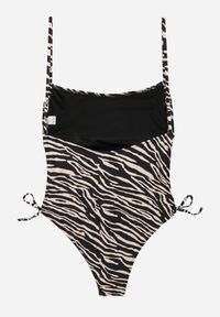 Renee - Czarny Strój Kąpielowy z Odkrytymi Plecami i Wiązaniami Zarinania. Kolekcja: plus size. Kolor: czarny. Materiał: koronka. Wzór: nadruk #4