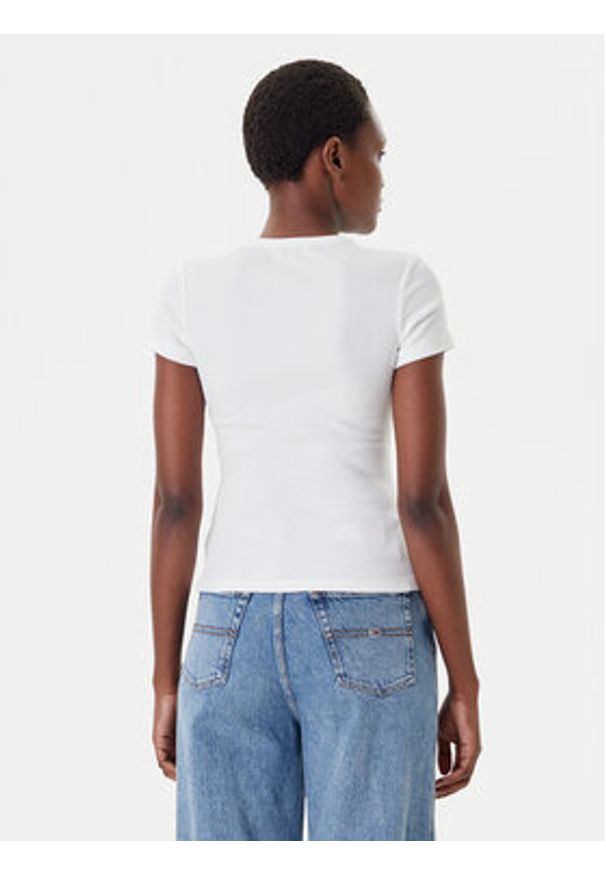 Tommy Jeans T-Shirt Badge DW0DW17881 Biały Slim Fit. Kolor: biały. Materiał: bawełna