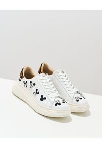 MOA Concept - MOA CONCEPT - Skórzane sneakersy z Myszką Mikey. Kolor: biały. Materiał: skóra. Wzór: aplikacja #2