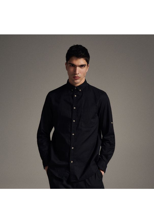 Reserved - Gladka koszula regular fit - Czarny. Kolor: czarny