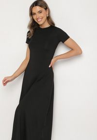 Born2be - Czarna Sukienka o Taliowanym Kroju z Krótkim Rękawem Liravise. Okazja: na co dzień. Kolor: czarny. Długość rękawa: krótki rękaw. Sezon: wiosna, lato. Typ sukienki: rozkloszowane. Styl: elegancki, casual, klasyczny #2