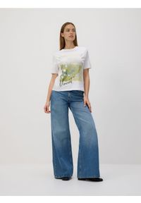 Reserved - T-shirt z nadrukiem - biały. Kolor: biały. Materiał: dzianina, bawełna. Wzór: nadruk #1