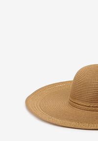 Renee - Ciemnobeżowy Kapelusz Plażowy z Plecionki w stylu Boho Amicuralia. Kolor: beżowy. Materiał: materiał. Sezon: lato. Styl: boho