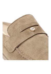 CheBello - Klapki damskie Chebello, welurowa cholewka wsuwany fason otwarta pięta klasyczny mokasynowy krój minimalistyczny design lekka płaska podeszwa, beżow. Okazja: do domu, na co dzień, na spacer. Nosek buta: otwarty. Kolor: beżowy. Materiał: welur. Wzór: aplikacja. Sezon: lato. Obcas: na płaskiej podeszwie. Styl: klasyczny #4