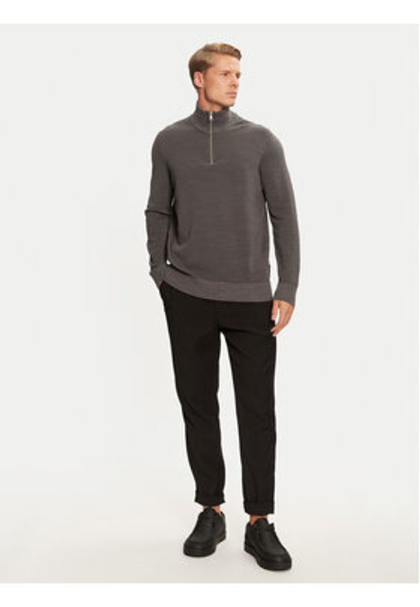 Marc O'Polo Sweter 428 5025 60308 Szary Regular Fit. Typ kołnierza: polo. Kolor: szary. Materiał: bawełna