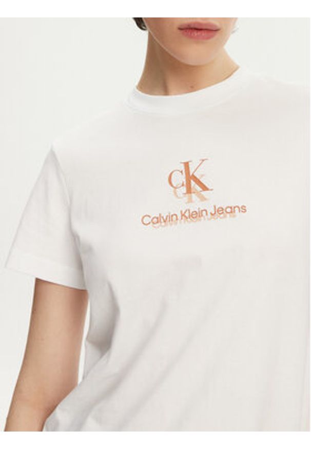 Calvin Klein Jeans T-Shirt Shadow Graphic J20J225545 Biały Regular Fit. Kolor: biały. Materiał: bawełna