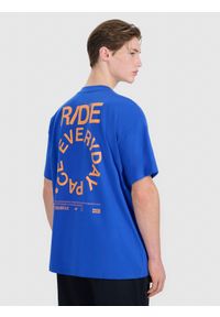 4f - 4F T-shirt oversize z nadrukiem męski - niebieski M. Okazja: na co dzień. Kolor: niebieski. Materiał: dzianina, bawełna, jersey. Długość rękawa: krótki rękaw. Długość: krótkie. Wzór: nadruk. Styl: klasyczny, sportowy, casual