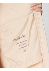 Calvin Klein Bezrękawnik Seamless Lofty K20K204686 Beżowy Regular Fit. Kolor: beżowy. Materiał: syntetyk. Długość rękawa: bez rękawów