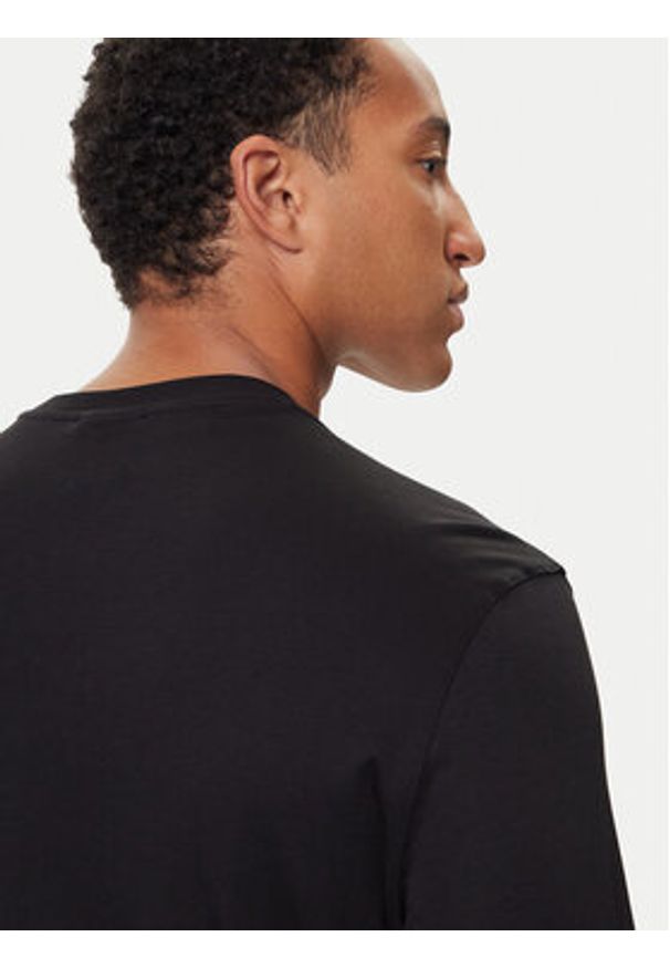 Calvin Klein Longsleeve LV04LD227G Czarny Regular Fit. Kolor: czarny. Materiał: bawełna. Długość rękawa: długi rękaw