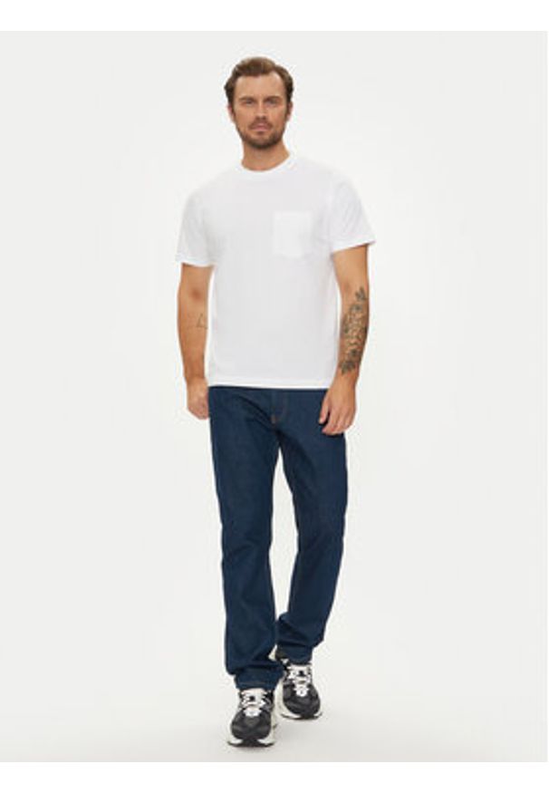 GAP - Gap T-Shirt 507947-00 Biały Regular Fit. Kolor: biały. Materiał: bawełna, syntetyk