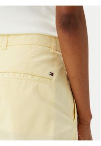 TOMMY HILFIGER - Tommy Hilfiger Szorty materiałowe WW0WW42457 Żółty Regular Fit. Kolor: żółty. Materiał: bawełna #4