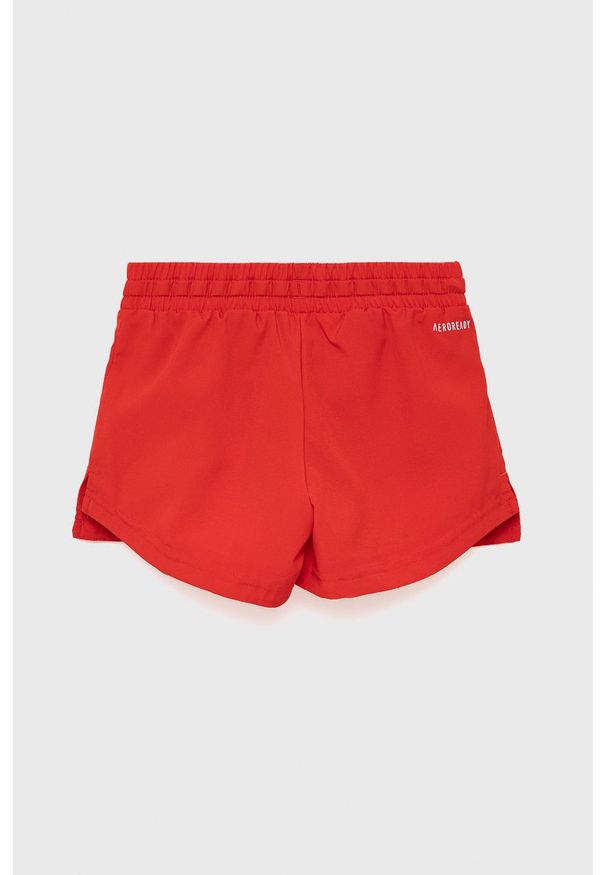 adidas Performance szorty dziecięce kolor czerwony gładkie regulowana talia. Okazja: na co dzień. Kolor: czerwony. Materiał: materiał. Wzór: gładki. Styl: casual