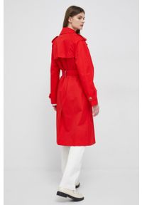 TOMMY HILFIGER - Tommy Hilfiger trencz bawełniany kolor czerwony przejściowy. Kolor: czerwony. Materiał: bawełna. Długość rękawa: raglanowy rękaw. Styl: klasyczny #3