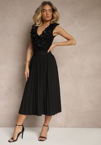 Renee - Czarna Casualowa Spódnica Plisowana z Gumką w Pasie Velentina. Okazja: na co dzień. Kolor: czarny. Materiał: koronka. Styl: casual #5