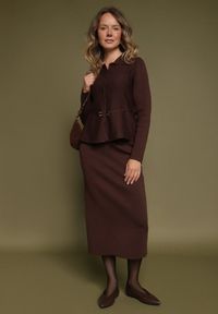 Born2be - Brązowy Komplet Garsonka z Wiskozą Marynarka z Paskiem i Ołówkowa Spódnica Zaise. Kolor: brązowy. Materiał: wiskoza
