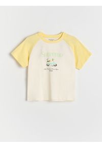 Reserved - Bawełniany t-shirt z nadrukiem - żółty. Kolor: żółty. Materiał: bawełna. Wzór: nadruk