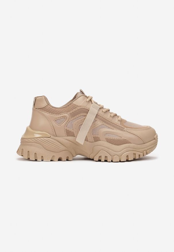 Renee - Ciemnobeżowe Sneakersy Zdobione Tłoczeniami z Amortyzującą Wkładką Arysza. Okazja: na co dzień. Nosek buta: okrągły. Zapięcie: sznurówki. Kolor: beżowy. Materiał: jeans, materiał. Wzór: aplikacja. Obcas: na płaskiej podeszwie, na obcasie. Wysokość obcasa: niski