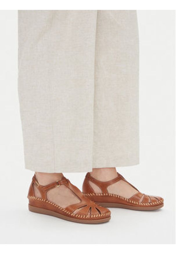 Pikolinos Sandały W8K-0802 Brązowy. Kolor: brązowy. Materiał: skóra