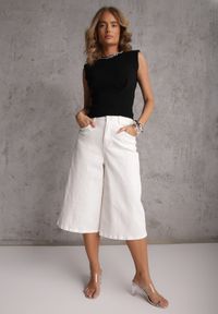 Renee - Czarny Top z Wiskozą o Fasonie Bez Rękawów z Gąbeczkami w Ramionach i Łańcuchem Brizeli. Kolor: czarny. Materiał: wiskoza. Długość rękawa: bez rękawów. Styl: rockowy #3