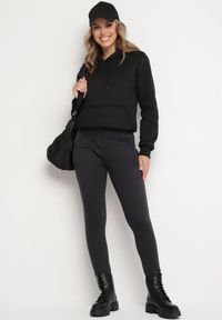 Born2be - Granatowe Spodnie Dresowe z Gumką w Pasie i Polarem Persayus. Kolor: niebieski. Materiał: dresówka, polar. Sezon: zima, jesień #7