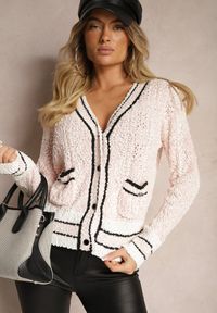 Renee - Różowy Kardigan z Wiskozą na Guziki z Paskami Liathalie. Okazja: na co dzień. Kolor: różowy. Materiał: wiskoza. Styl: klasyczny, casual, elegancki #3