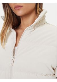 Guess Kurtka zimowa V5BL11 WGYC2 Écru Regular Fit. Materiał: syntetyk. Sezon: zima #6