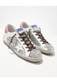 GOLDEN GOOSE - Brokatowe sneakersy Superstar z różową piętą. Kolor: srebrny. Materiał: guma, materiał. Szerokość cholewki: normalna. Wzór: aplikacja #4