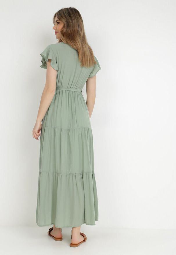 Born2be - Zielona Sukienka Cephemus. Kolor: zielony. Materiał: materiał. Wzór: jednolity, gładki. Sezon: lato. Typ sukienki: rozkloszowane, kopertowe. Styl: wakacyjny. Długość: maxi