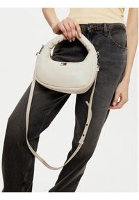 Tommy Jeans Torebka Tjw Pillow Mini Hobo AW0AW16976 Beżowy. Kolor: beżowy. Materiał: skórzane #4