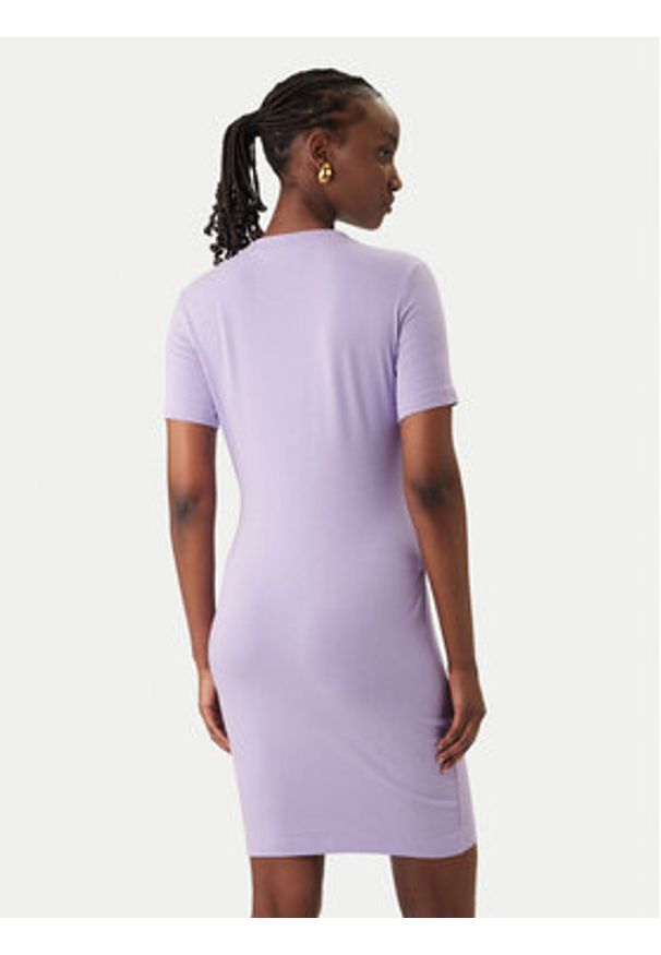 Versace Jeans Couture Sukienka codzienna 80HAOE01 CJ02E Fioletowy Slim Fit. Okazja: na co dzień. Kolor: fioletowy. Materiał: bawełna. Typ sukienki: proste. Styl: casual