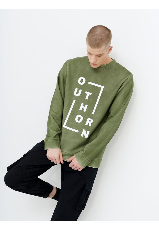 outhorn - Bluza nierozpinana z nadrukiem męska. Materiał: bawełna, dresówka, poliester, dzianina. Wzór: nadruk. Styl: klasyczny